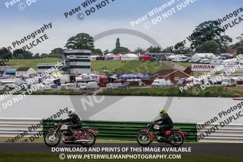 Vintage motorcycle club;eventdigitalimages;mallory park;mallory park trackday photographs;no limits trackdays;peter wileman photography;trackday digital images;trackday photos;vmcc festival 1000 bikes photographs